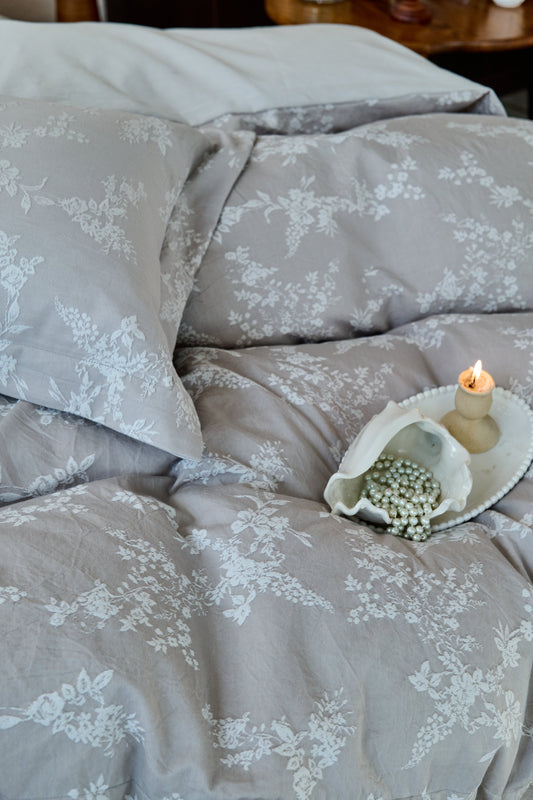 The Comfort and Versatility of Blankets: A Cozy Essential