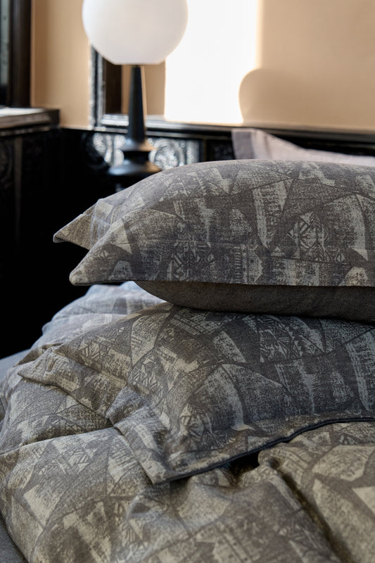 Transform Your Sleep with the Perfect Bedding Set