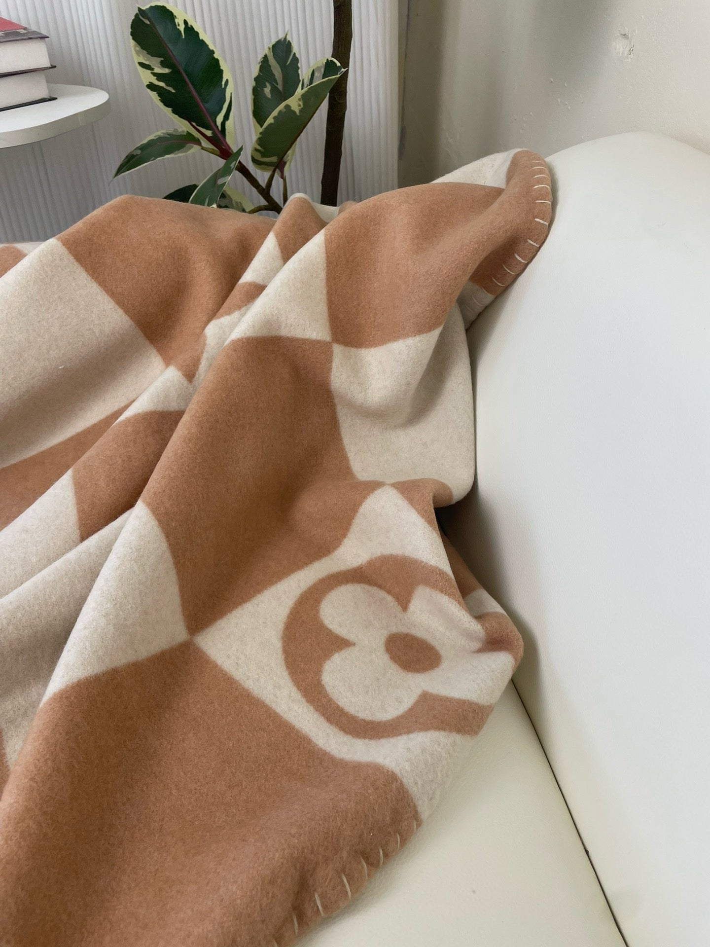 Cashmere Camel & Beige Cozy Blanket